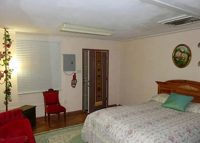 Holiday home Tranquil Eclectic Vacation With Spectacular Cliff Views By Arizona's Coronado Trail *